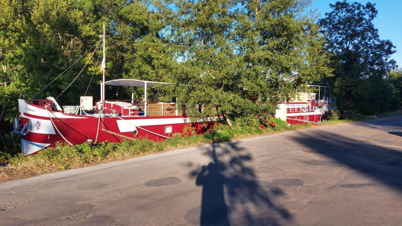 péniche chambre d'hôtes Dole Exterior foto