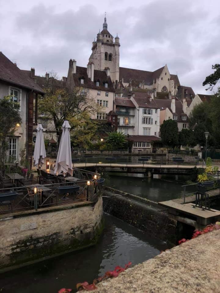 péniche chambre d'hôtes Dole Exterior foto