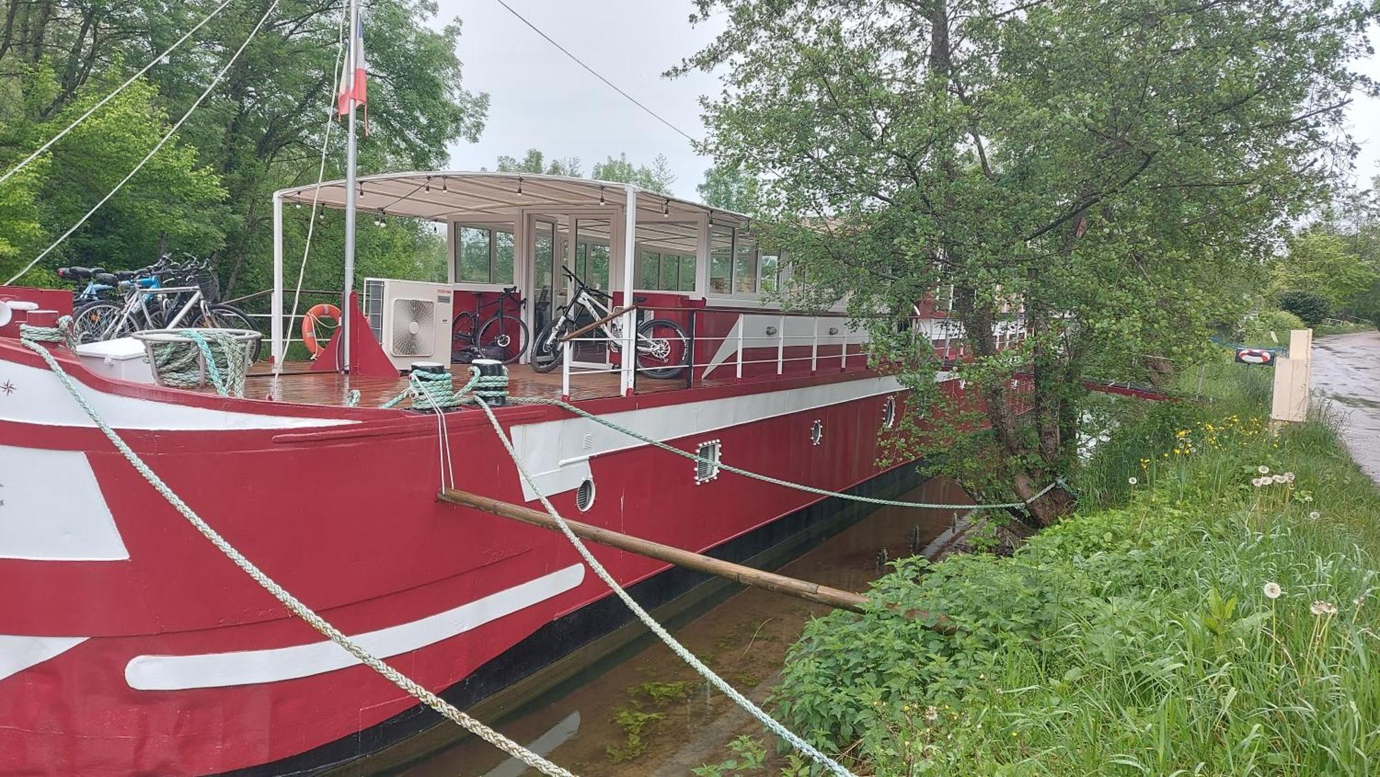péniche chambre d'hôtes Dole Exterior foto